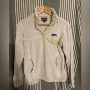 Patagonia White Fluffy Fleece Pull Over‎ Size Small